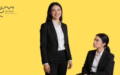 12 señales de que alguien te tiene envidia en el trabajo (y cómo actuar)
